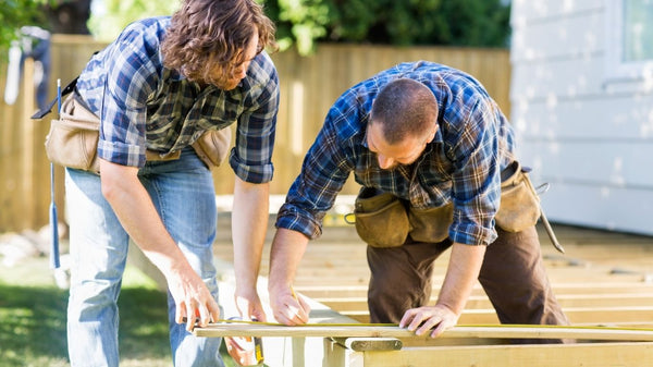 How to Choose Local Deck Builders for Quality Wood Fences